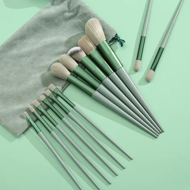 Set de 13 Brochas de Maquillaje Profesionales con Estuche