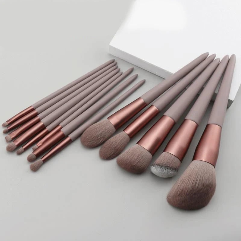 Set de 13 Brochas de Maquillaje Profesionales con Estuche